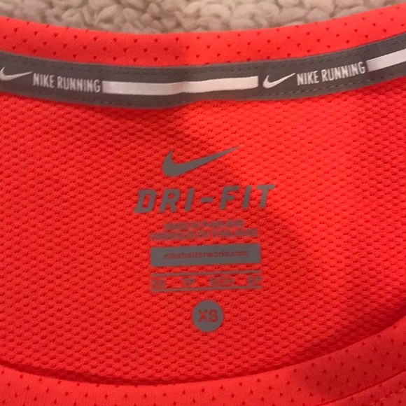Nike Dri Fit Contiur short sleeve running shirt - Picture 2 of 4